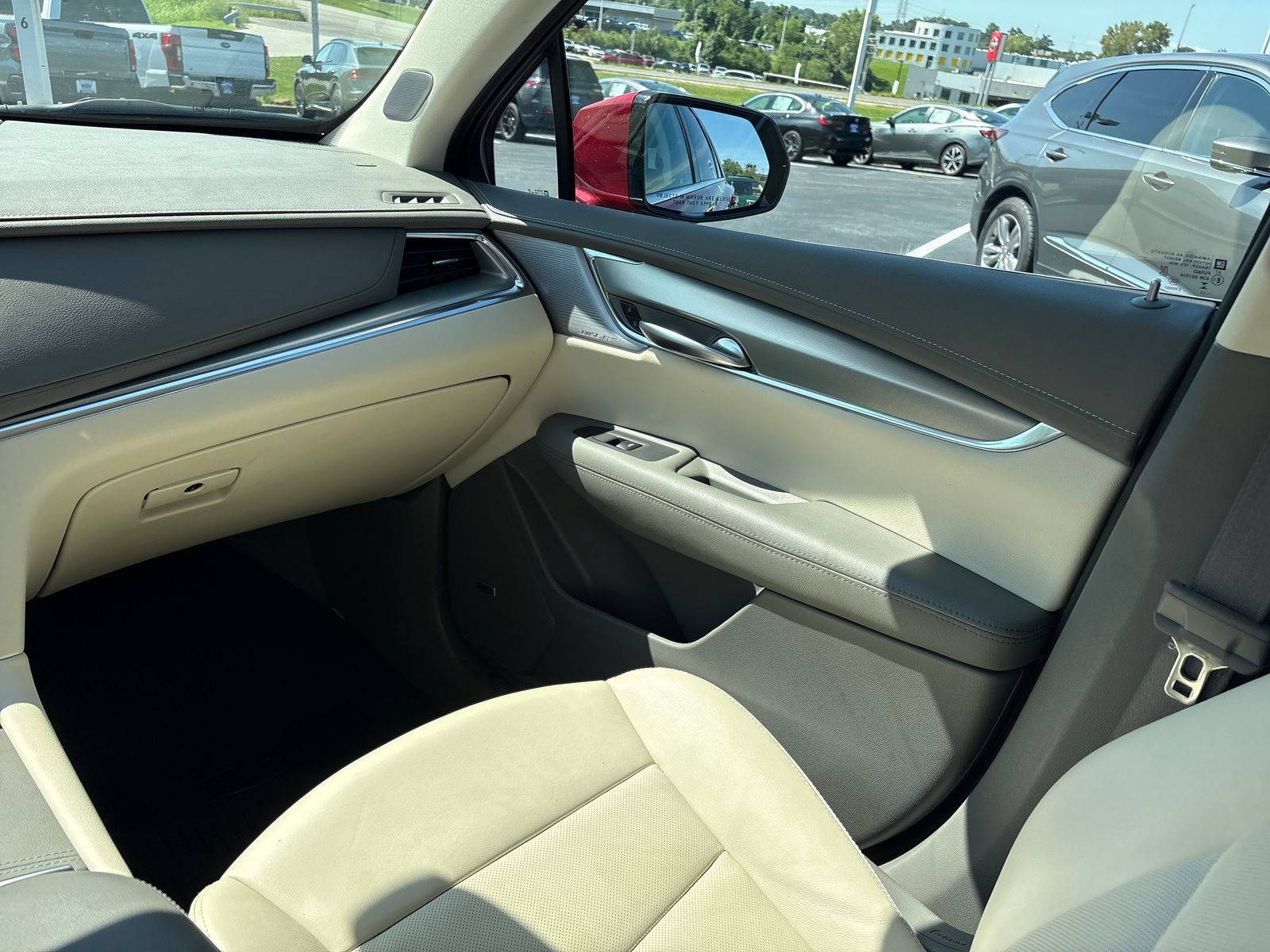 Used 2024 Cadillac XT5 Premium Luxury w/ LPO, Floor Liner Package AWD/4WD image 34