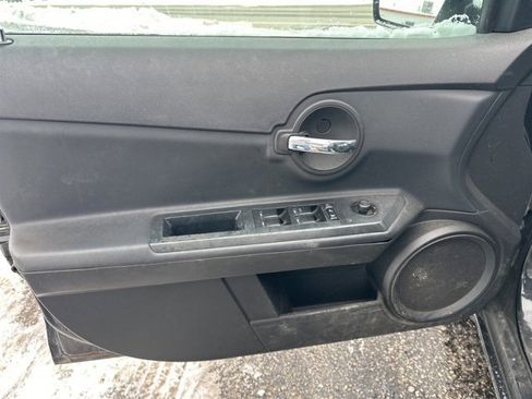 Used 2009 Dodge Avenger SE image 9