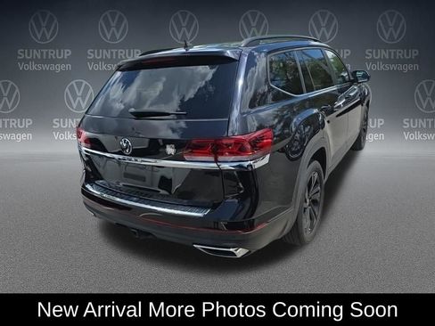 Used 2023 Volkswagen Atlas SE w/ Black Wheel Package FWD image 3