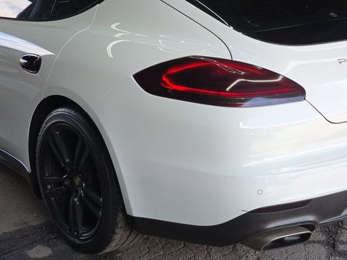 Used 2014 Porsche Panamera image 32