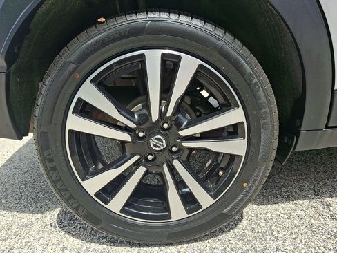Used 2020 Nissan Kicks SV FWD image 27