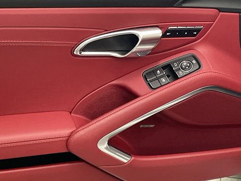 Used 2019 Porsche 911 Targa 4S image 24