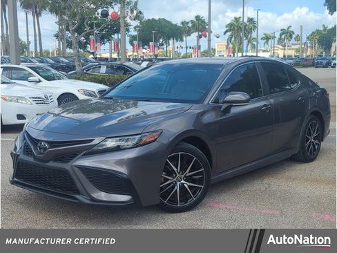 Used 2023 Toyota Camry SE FWD image 1