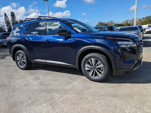 New 2026 Nissan Pathfinder SL FWD image 2