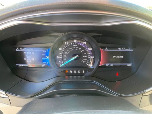 Used 2019 Ford Fusion SEL image 18