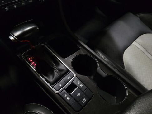 Used 2020 Kia Optima Premium image 26