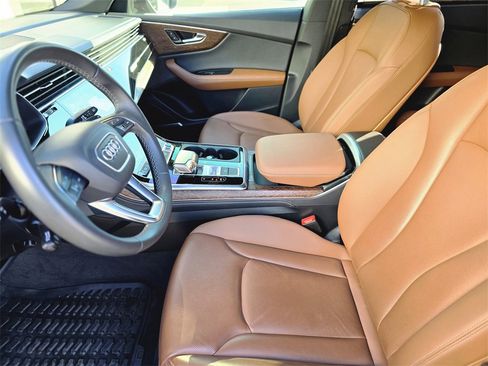 Used 2024 Audi Q8 Premium Plus w/ Premium Plus Package image 19