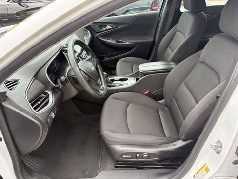 Used 2024 Chevrolet Malibu LT FWD image 4