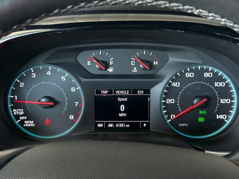 Used 2023 Chevrolet Traverse LT FWD image 30