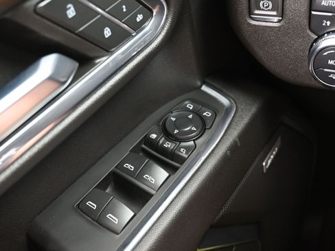 Used 2024 GMC Sierra 3500 SLT w/ SLT Convenience Package image 24