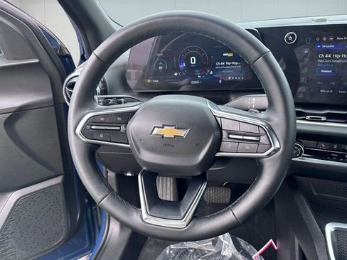 Used 2025 Chevrolet Equinox LT image 16