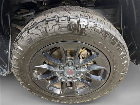 Used 2022 Toyota Tundra SR5 w/ SR5 Premium Package AWD/4WD image 19