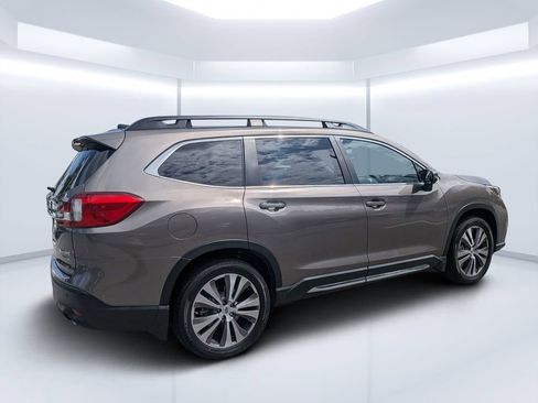 Used 2022 Subaru Ascent Limited w/ Technology Package AWD/4WD image 3