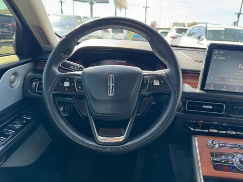 Used 2020 Lincoln Aviator Reserve w/ Equipment Group 202A image 10
