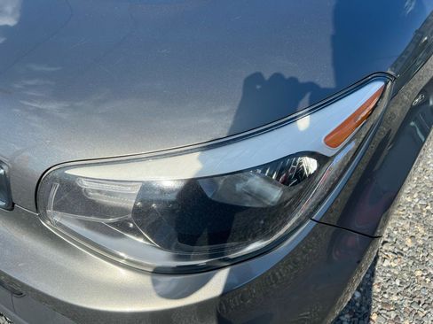 Used 2018 Kia Soul w/ Convenience Package FWD image 31