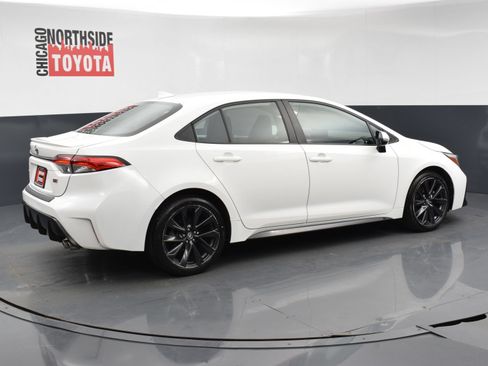 Used 2023 Toyota Corolla SE FWD image 4