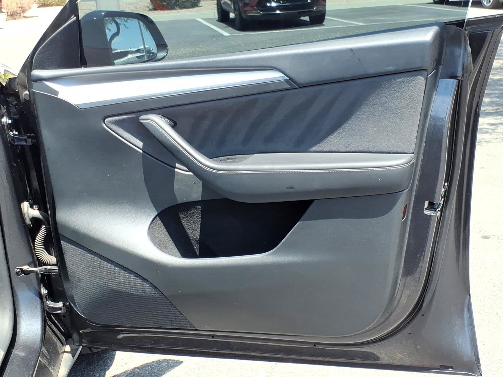 Used 2025 Tesla Model Y Long Range RWD image 15