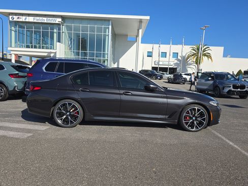 Used 2021 BMW 540i w/ Executive Package image 2