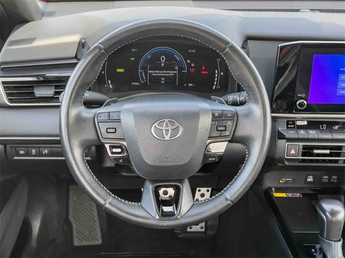 Certified 2025 Toyota Camry SE image 25