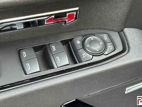 Used 2025 GMC Sierra 1500 AT4 w/ Technology Package AWD/4WD image 12