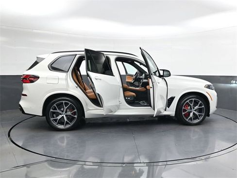 New 2026 BMW X5 M60i w/ Climate Comfort Package image 33