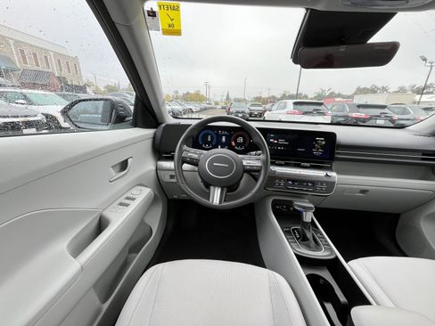 Used 2025 Hyundai Kona SEL image 34