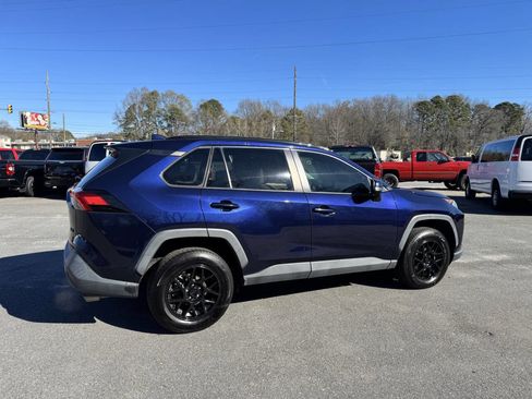 Used 2021 Toyota RAV4 XLE image 23