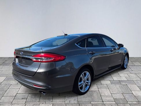 Used 2018 Ford Fusion SE image 7