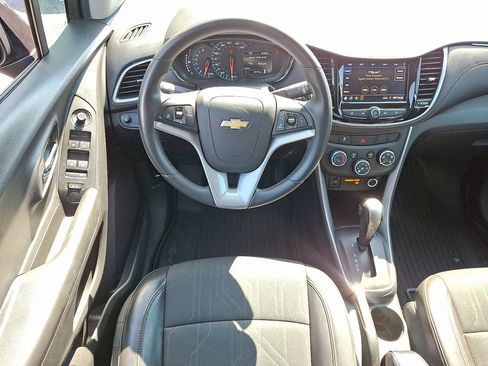 Used 2022 Chevrolet Trax LT w/ Driver Confidence Package AWD/4WD image 11
