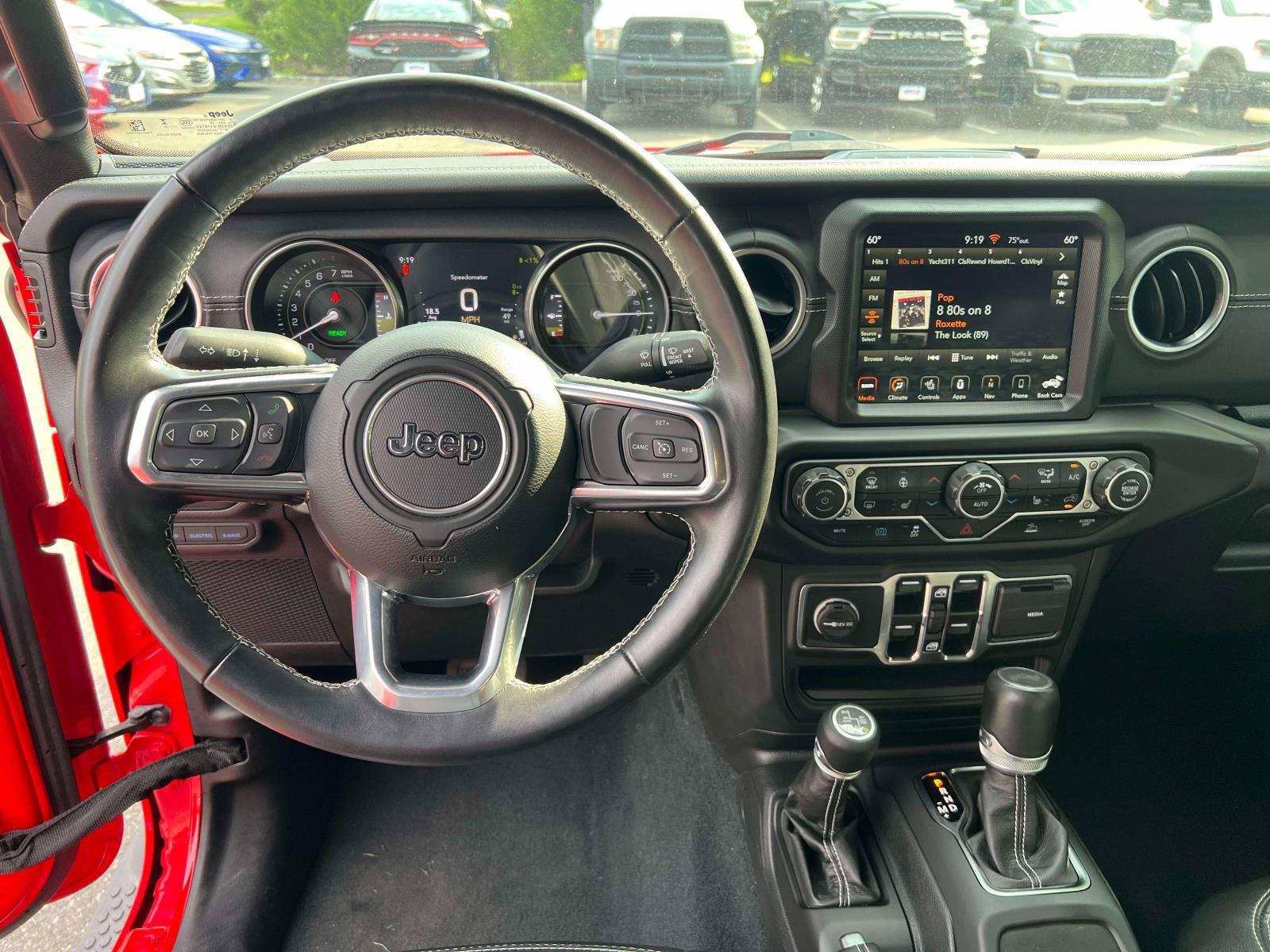 Used 2023 Jeep Wrangler Unlimited Sahara w/ Cold Weather Group AWD/4WD image 22