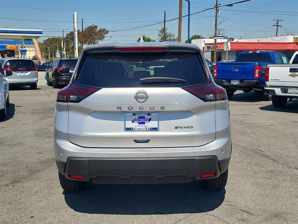 Used 2024 Nissan Rogue SV AWD/4WD image 30