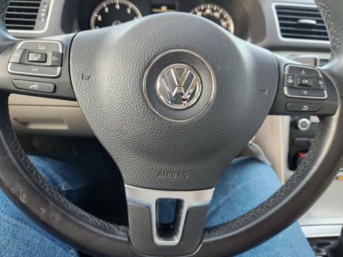 Used 2013 Volkswagen Passat 2.5 SE FWD image 21