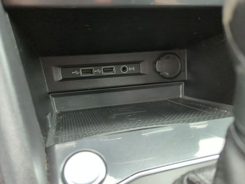 Used 2020 Volkswagen Tiguan S image 13