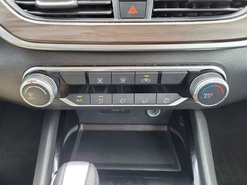 Used 2024 Nissan Altima 2.5 SV image 31