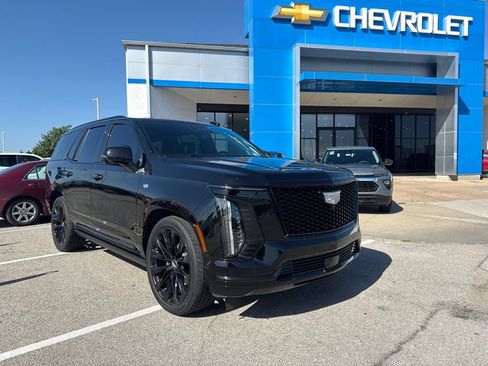 Used 2025 Cadillac Escalade Sport Platinum w/ LPO, ONYX Package AWD/4WD image 1