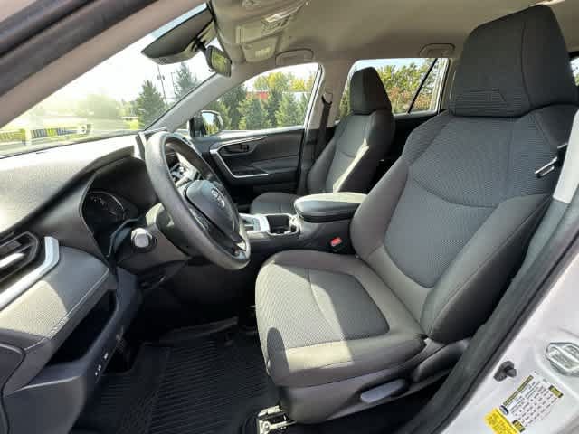 Used 2023 Toyota RAV4 LE AWD/4WD image 15