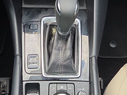 Used 2018 MAZDA MAZDA3 Sport w/ Preferred Equipment Package FWD image 37