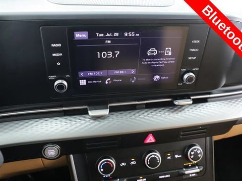 Used 2022 Kia Carnival LX FWD image 5