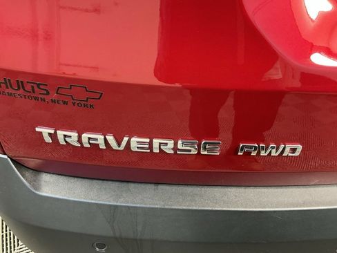 Used 2021 Chevrolet Traverse LT w/ LT Premium Package AWD/4WD image 14