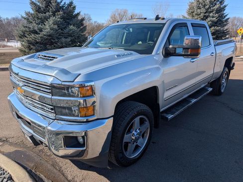 Used 2018 Chevrolet Silverado 2500 LTZ image 5