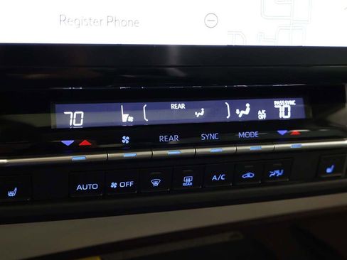 Used 2023 Toyota Sienna XLE w/ XLE Plus Package image 53