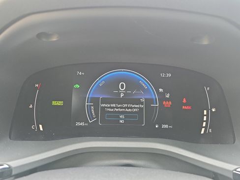 Used 2025 Toyota Camry SE w/ Convenience Package image 18