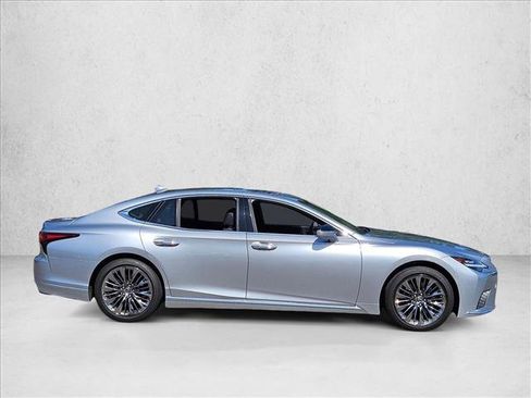 Used 2022 Lexus LS 500 w/ Cold Weather Package (CK) RWD image 4