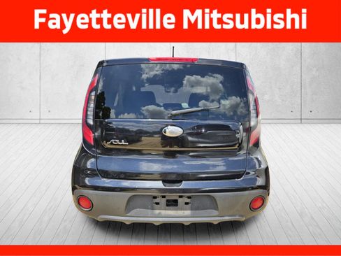 Used 2018 Kia Soul FWD image 11