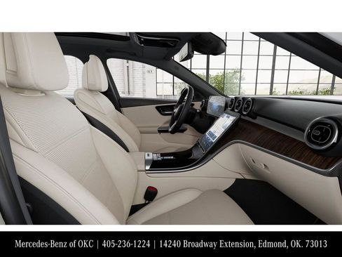 Used 2025 Mercedes-Benz C 300 4MATIC Sedan image 4