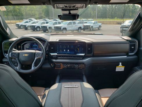 Used 2025 Chevrolet Silverado 3500 High Country w/ High Country Premium Package AWD/4WD image 38