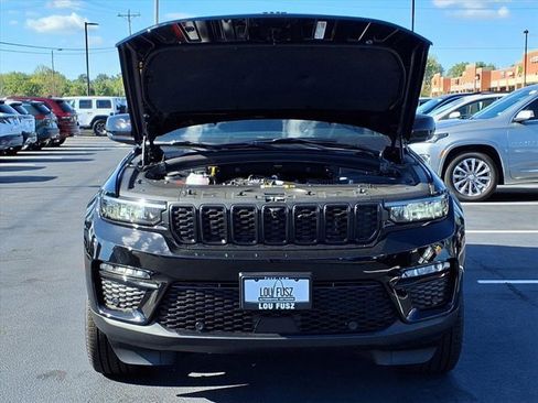 New 2025 Jeep Grand Cherokee Limited w/ Luxury Tech Group II image 21