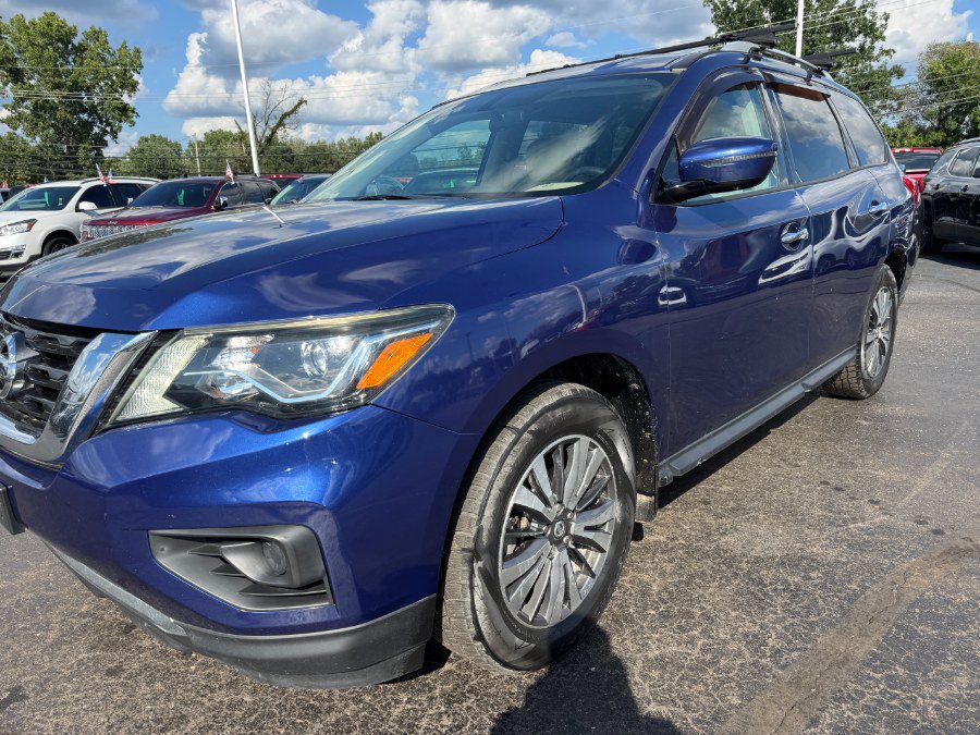 Used 2017 Nissan Pathfinder S AWD/4WD image 9