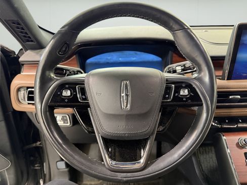 Used 2022 Lincoln Aviator Reserve w/ Equipment Group 201A RWD image 9