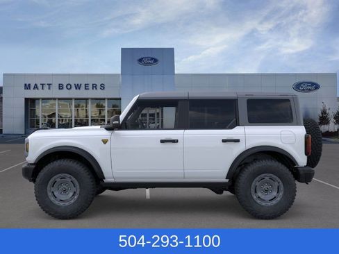 New 2025 Ford Bronco Badlands image 3